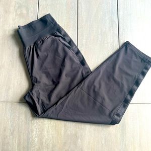Athleta Brooklyn Ankle Pant size 4